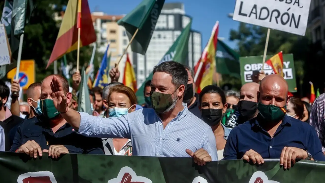 El presidente de Vox, Santiago Abascal, en una manifestaci&oacute;n contra el Gobierno convocada por el sindicato Solidaridad, a 18 de septiembre de 2021, en Madrid (Espa&ntilde;a). El sindicato Solidaridad convoca esta manifestaci&oacute;n contra el Gobierno, que tambi&eacute;n tie