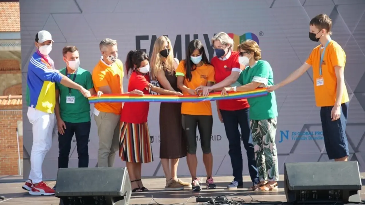 La vicealcaldesa de Madrid, Bego&ntilde;a Villac&iacute;s, inaugura la jornada 'Family Pride: D&iacute;a de la Diversidad Familiar',