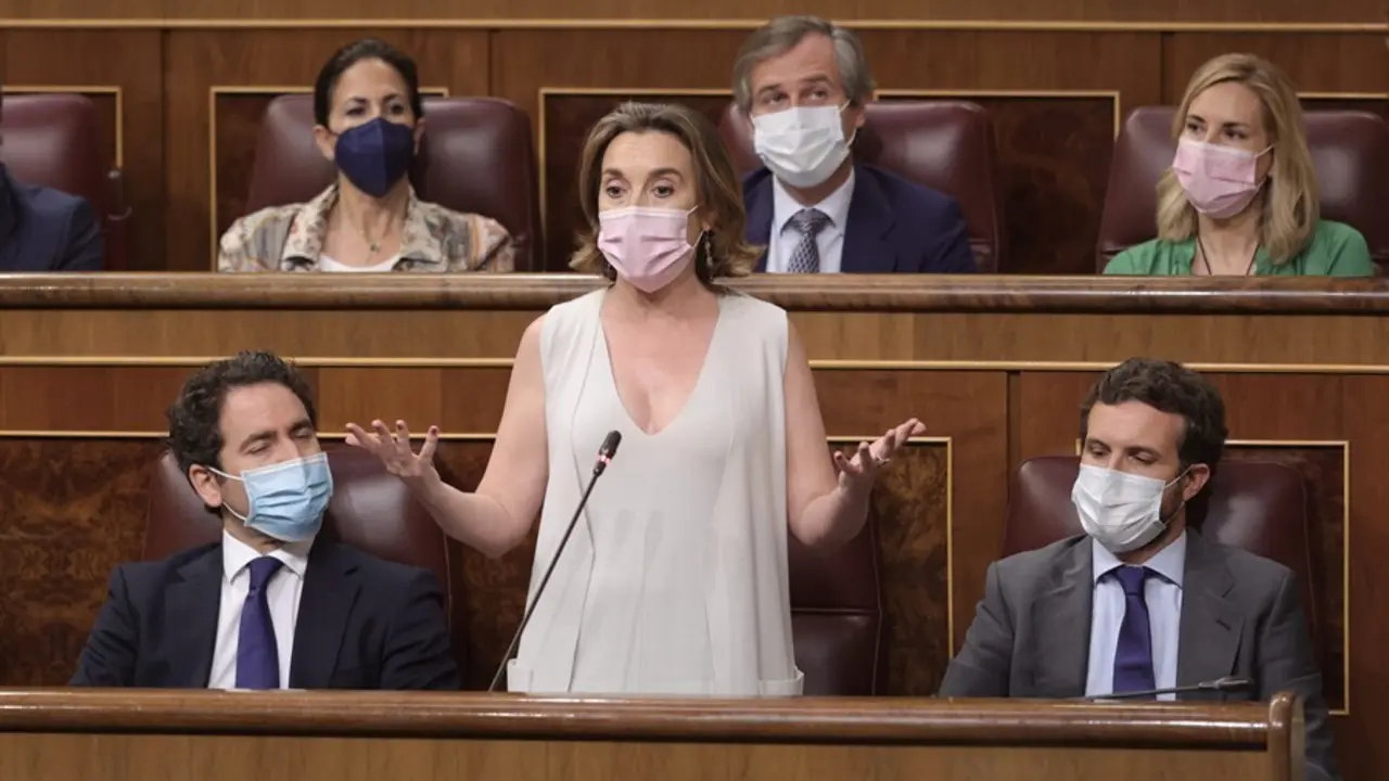 Archivo - La portavoz del PP en el Congreso de los Diputados, Cuca Gamarra, interviene en una sesi&oacute;n de control al Gobierno en el Congreso 