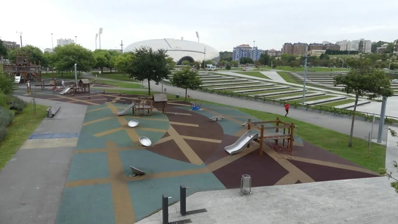 Zona infantil del parque de Las Llamas