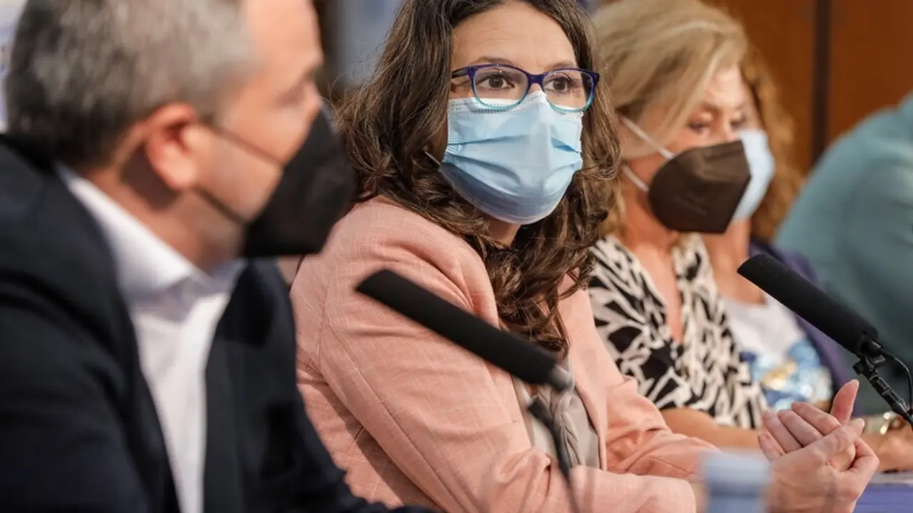 La vicepresidenta y consellera de Igualdad y Pol&iacute;ticas Inclusivas, M&oacute;nica Oltra, preside el acto de presentaci&oacute;n del proyecto 'Desorden en el desv&aacute;n', a 15 de septiembre de 2021, en Valencia, Comunidad Valenciana, (Espa&ntilde;a). 