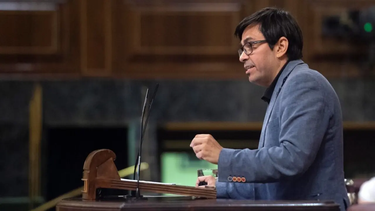 Archivo - El secretario primero del Congreso y diputado de ECP, Gerardo Pisarello, interviene en una sesi&oacute;n plenaria en el Congreso de los Diputados, a 20 de mayo de 2021, en Madrid, (Espa&ntilde;a). Durante esta sesi&oacute;n se debate, entre otras cuestiones, el real