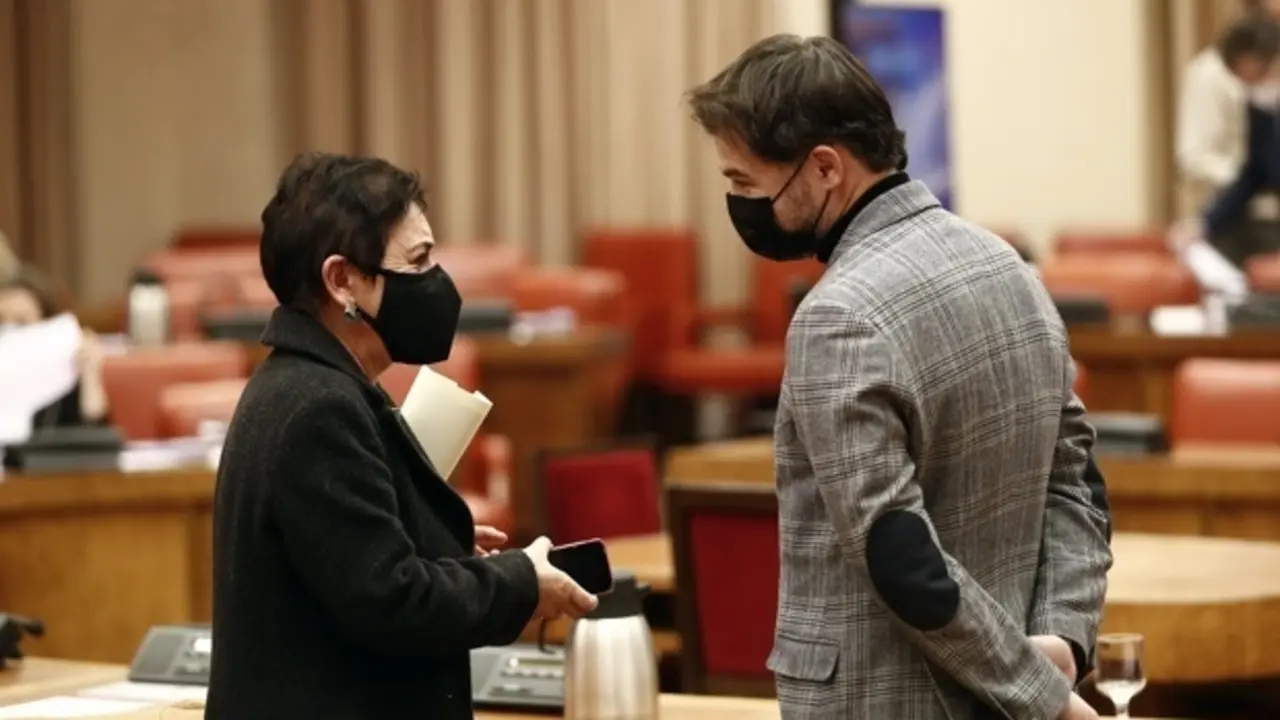 Archivo - Los portavoces parlamentarios de EH Bildu y ERC, Mertxe Aizpurua y Gabriel Rufi&aacute;n