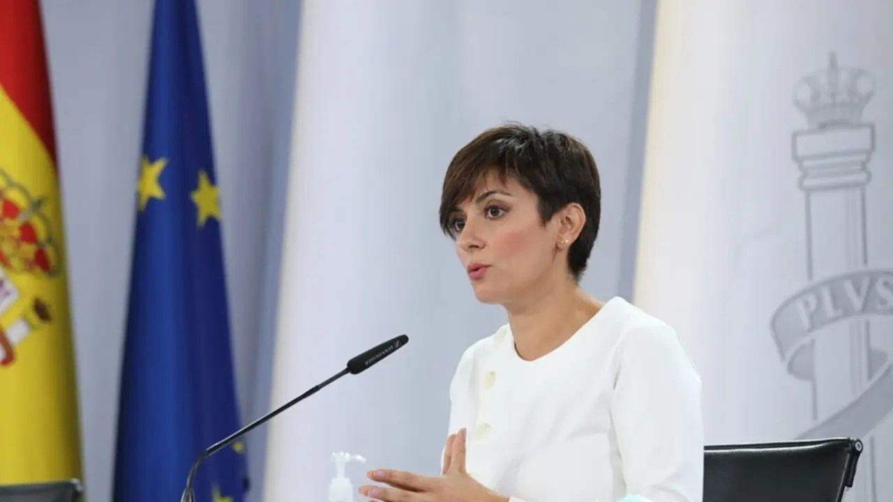 La ministra Portavoz, Isabel Rodr&iacute;guez, interviene en una rueda de prensa posterior a la reuni&oacute;n del Consejo de Ministros, a 21 de septiembre de 2021, en Madrid, (Espa&ntilde;a). Durante la comparecencia han informado de las medidas acordadas en el Consejo de Mi