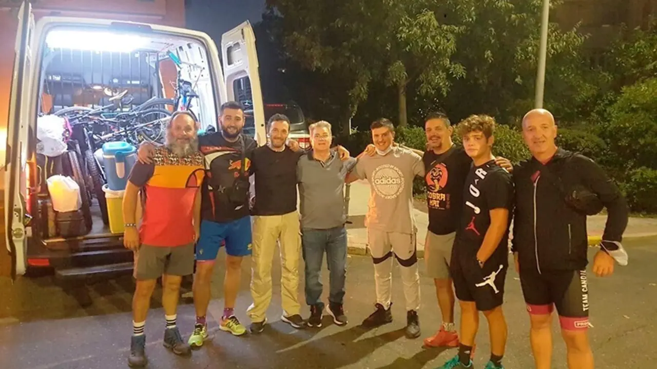 Ocho ciclistas inician el Camino de Santiago para ayudar ni&ntilde;a de 6 a&ntilde;os enferma de Atrofia Muscular y crear asociaci&oacute;n