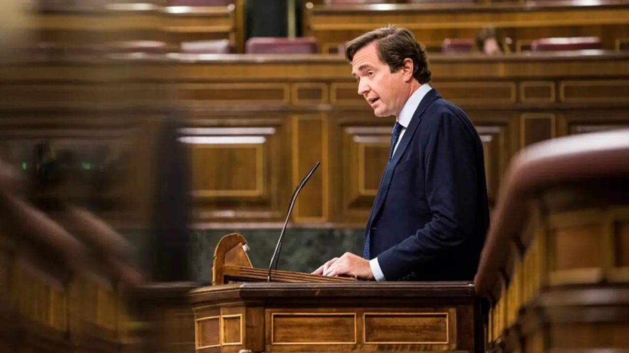 Archivo - El diputado del PP Pablo Hisp&aacute;n durante una sesi&oacute;n plenaria en el Congreso de los Diputados, a 8 de junio de 2021, en Madrid, (Espa&ntilde;a). 