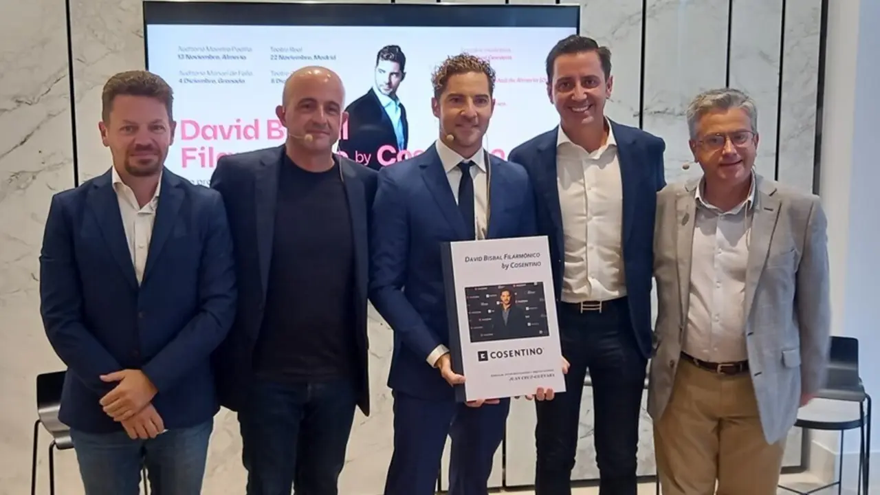 Jos&eacute; V&eacute;lez, Juan Cruz, David Bisbal, Eduardo Cosentino y  Santiago Alfonso en la presentaci&oacute;n del ciclo de conciertos de David Bisbal con la OCAL.
