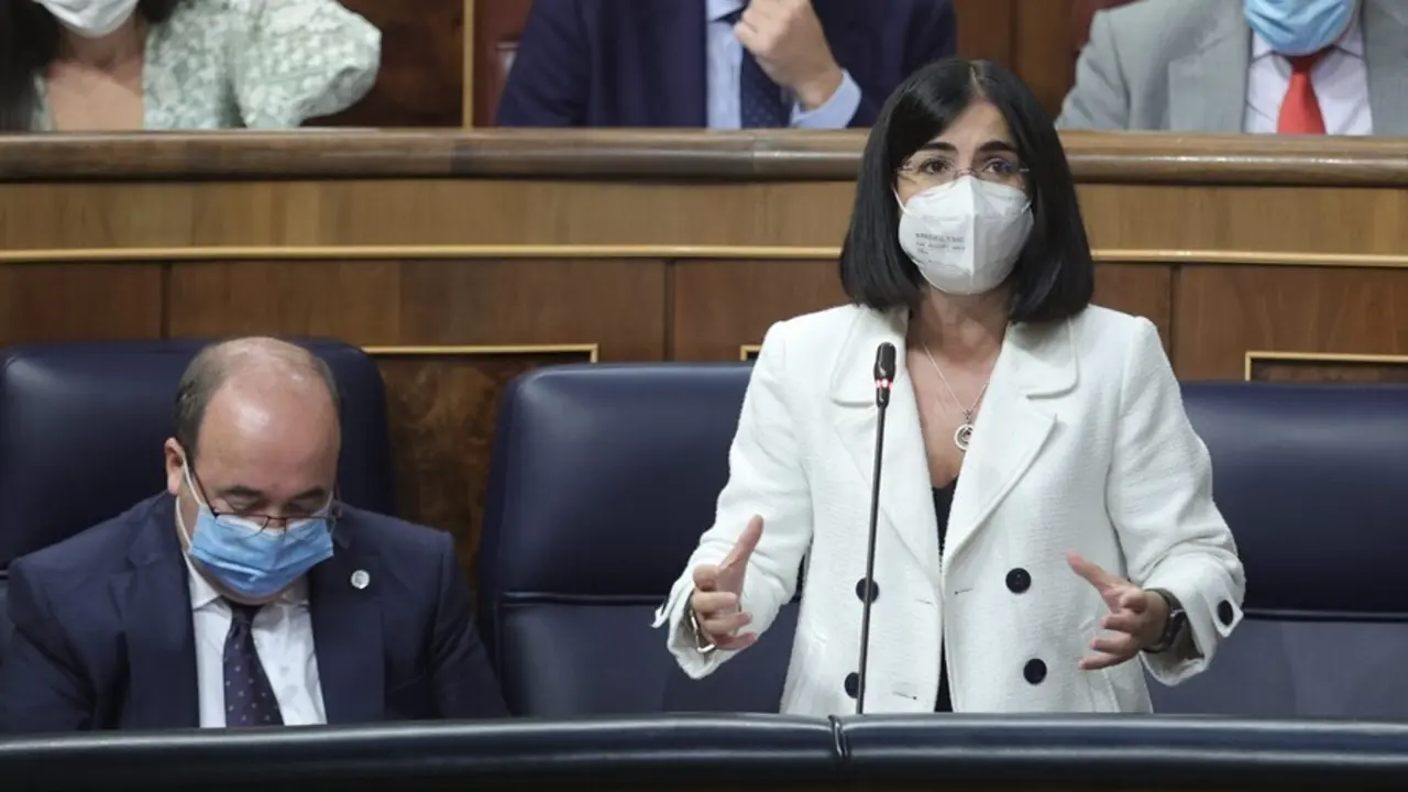La ministra de Sanidad, Carolina Darias, interviene en una sesi&oacute;n de control al Gobierno en el Congreso de los Diputados, a 15 de septiembre de 2021, en Madrid, (Espa&ntilde;a). En esta sesi&oacute;n, la primera del nuevo curso pol&iacute;tico, el Gobierno deber&aacute; responder a 