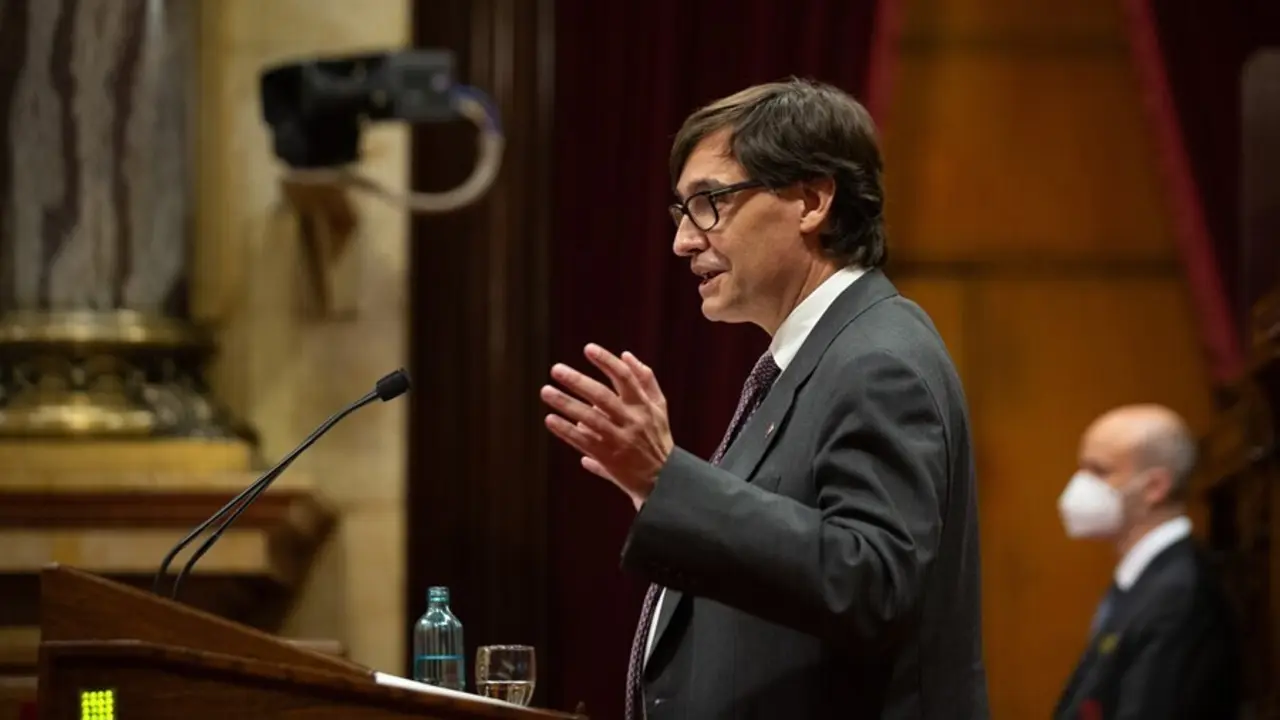 Archivo - El l&iacute;der del PSC en el Parlament, Salvador Illa, en el pleno de la C&aacute;mara catalana del 2 de junio de 2021.