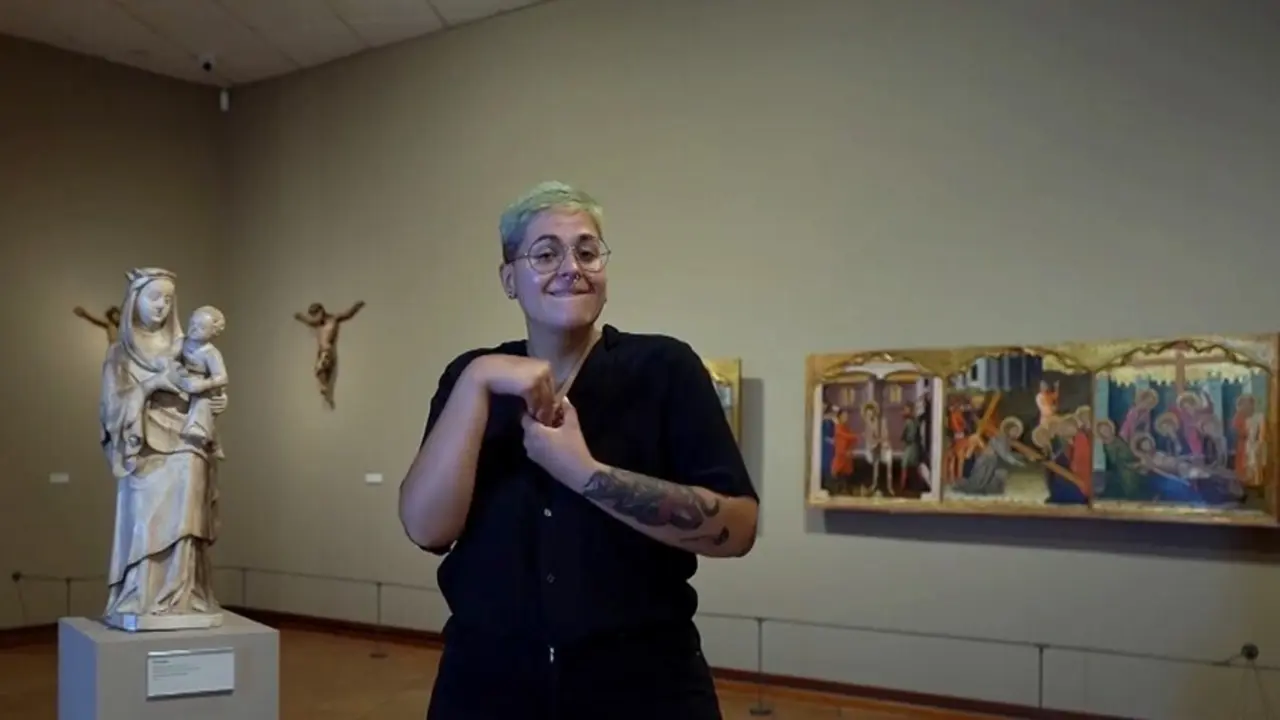 La historiadora del arte y gu&iacute;a sorda, Marta Pericas