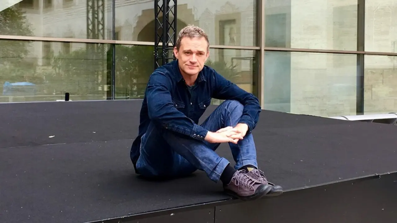 El escritor y periodista Patrick Radden Keefe en Barcelona para presentar 'El imperio del dolor'