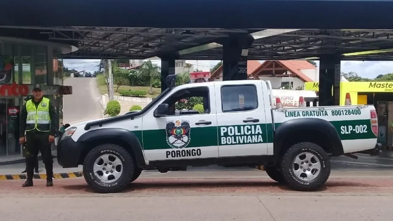 Archivo - Un veh&iacute;culo de la Polic&iacute;a de Bolivia