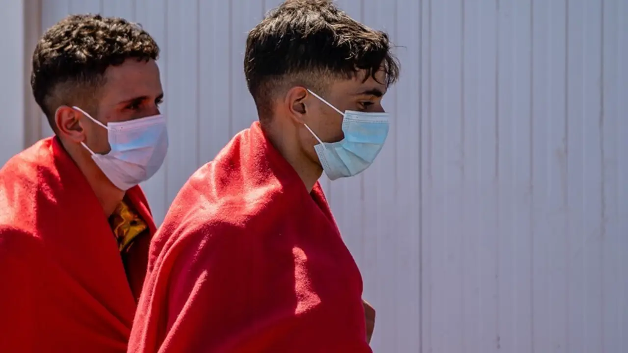 Migrantes rescatados por Salvamento Mar&iacute;timo