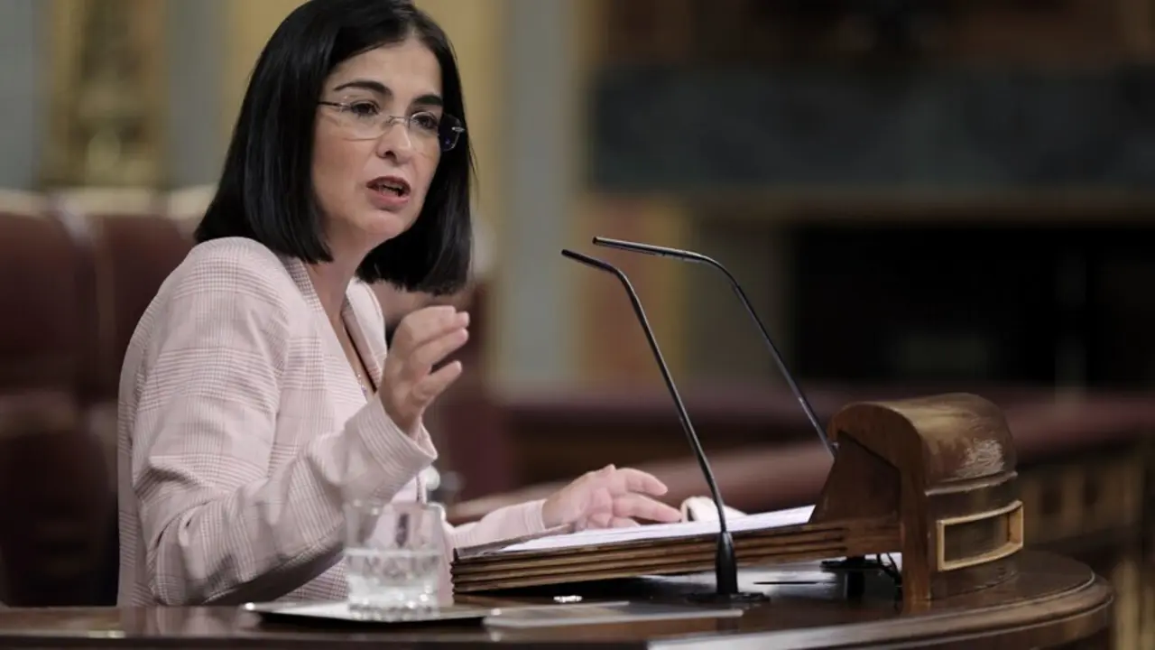 La ministra de Sanidad, Carolina Darias, interviene en una sesi&oacute;n plenaria posterior a un pleno de control al Gobierno en el Congreso de los Diputados, a 22 de septiembre de 2021, en Madrid, (Espa&ntilde;a). El pleno ha estado marcado por la comparecencia de la 
