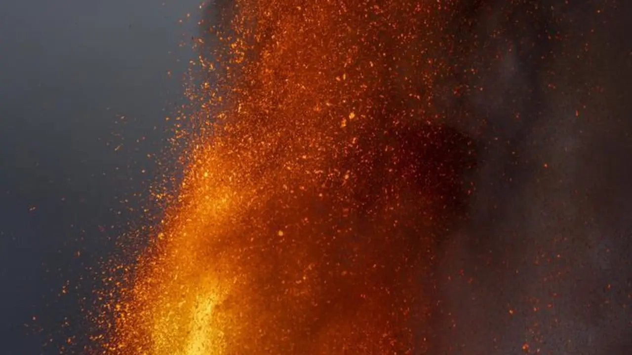 El volc&aacute;n de La Palma en plena erupci&oacute;n