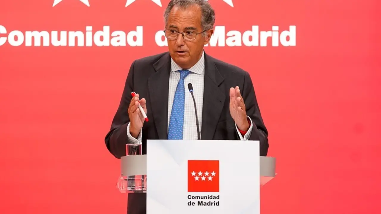 Archivo - El consejero de Educaci&oacute;n, Universidades, Ciencia y portavoz de la Comunidad de Madrid,  Enrique Ossorio