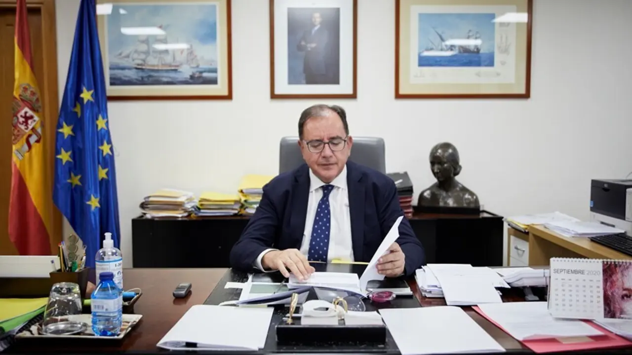 Archivo - El secretario general de Instituciones Penitenciarias, &Aacute;ngel Luis Ortiz, en su despacho en 2020
