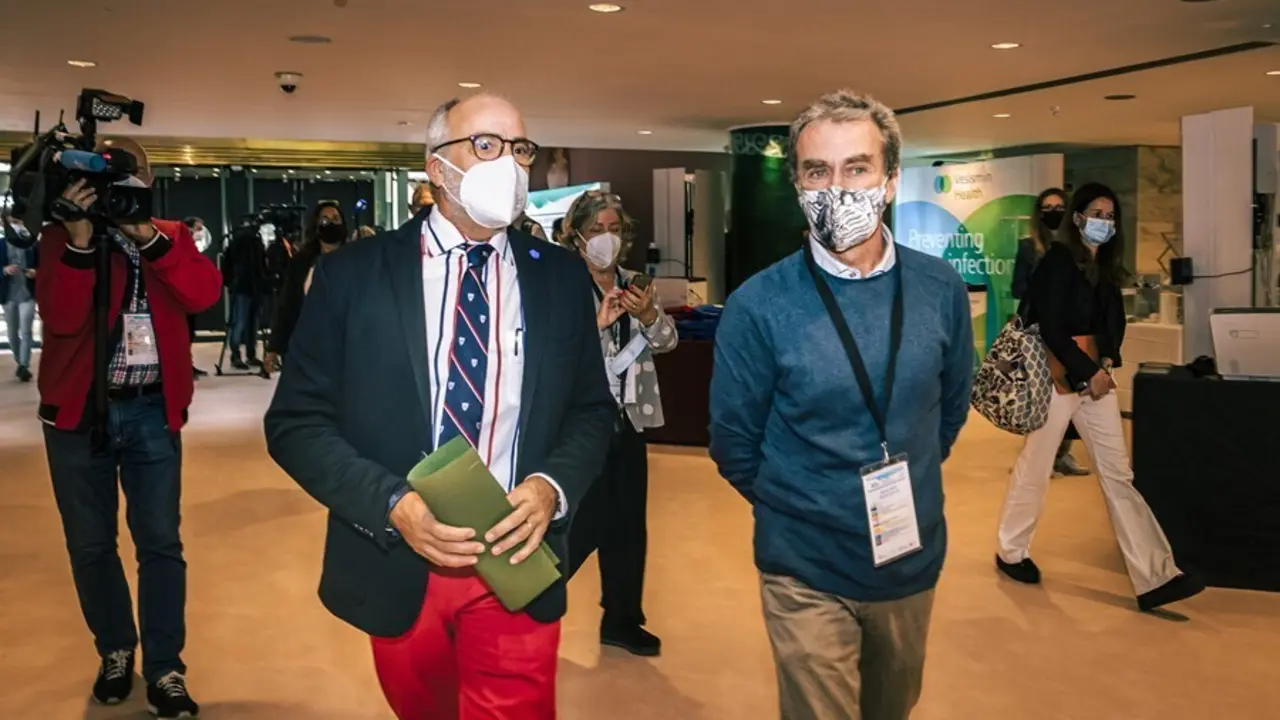El Consejero De Sanidad, Miguel Rodr&iacute;guez, Y El Director Del Centro De Coordinaci&oacute;n De Alertas Y Emergencias Sanitarias, Fernando Sim&oacute;n