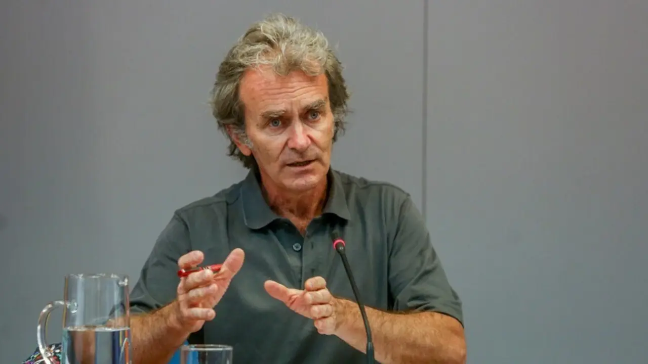 Archivo - El director del Centro de Coordinaci&oacute;n de Alertas y Emergencias Sanitarias, Fernando Sim&oacute;n