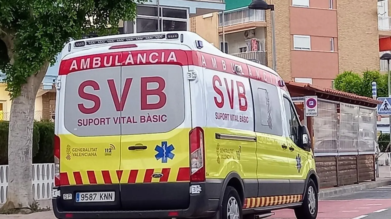 Archivo - Foto de archivo de ambulancia de Soporte Vital B&aacute;sico (SVB)