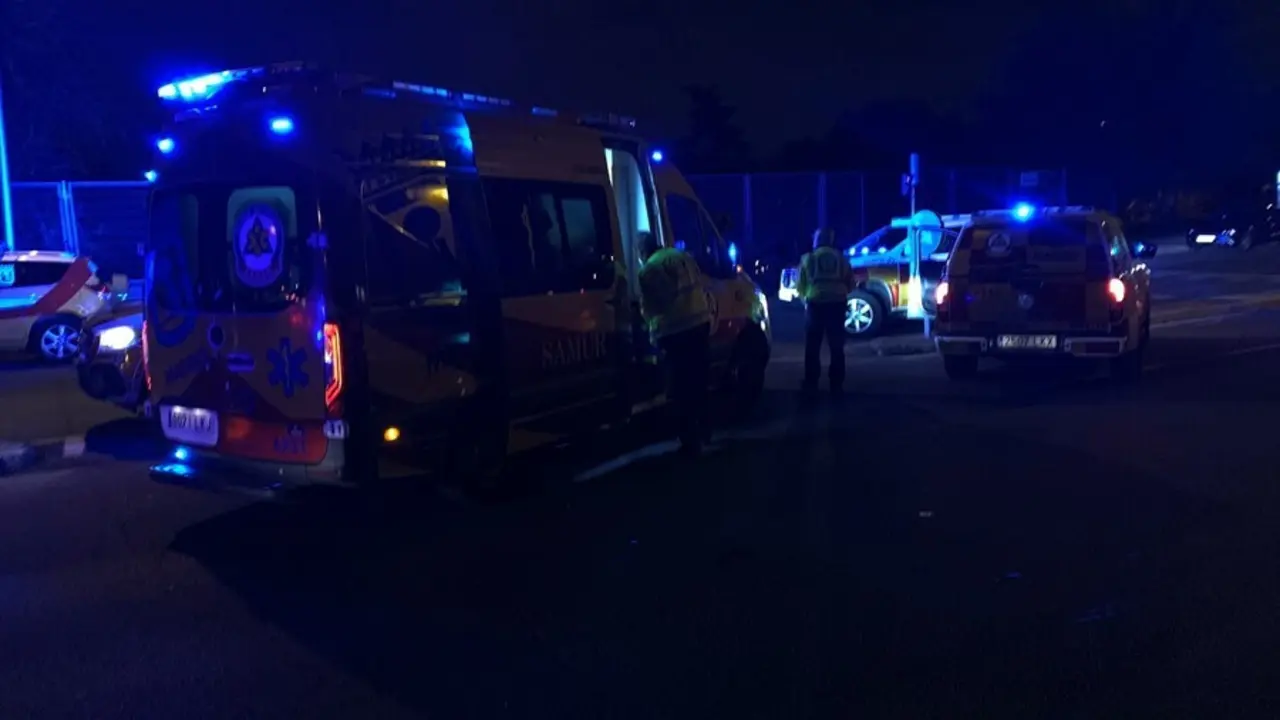 Atropellan a un hombre de 35 a&ntilde;os en la avenida de los Poblados y se dan a la fuga