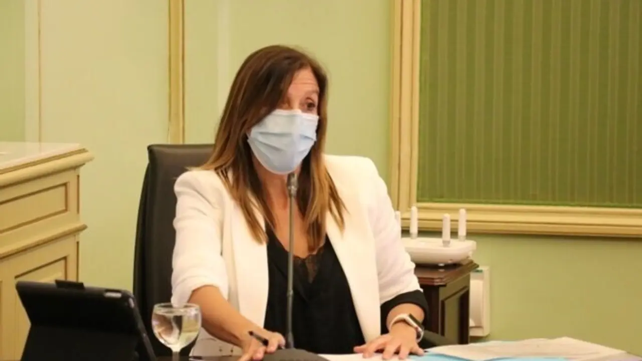 Archivo - La directora general de Salud P&uacute;blica del Govern balear, Maria Ant&ograve;nia Font, durante una comparencia en el Parlament.