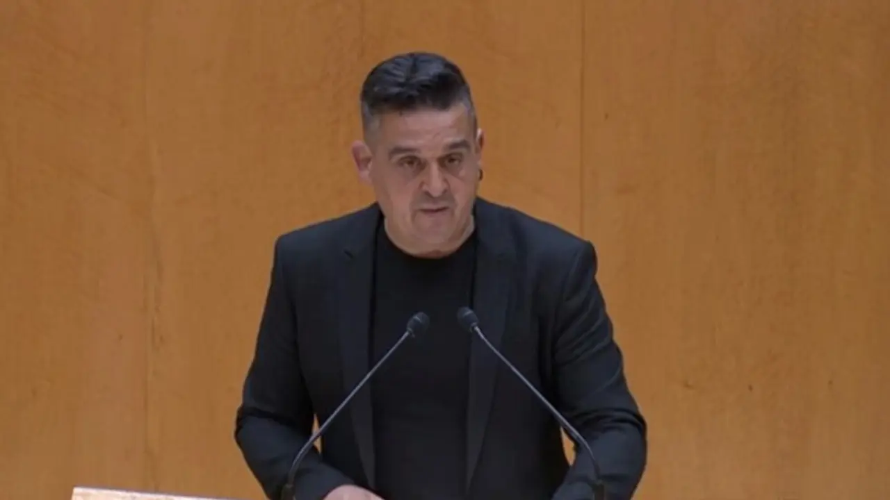 Archivo - El senador de Comprom&iacute;s Carles Mulet