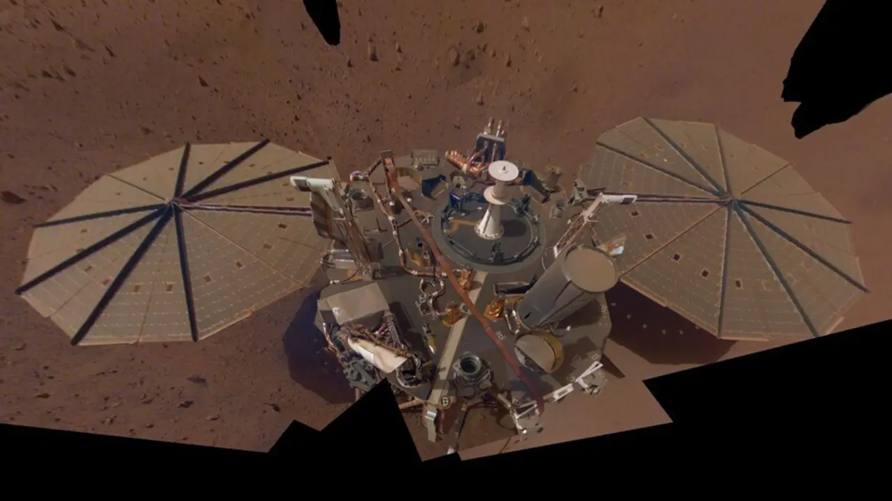 Autofoto de la misi&oacute;n InSight