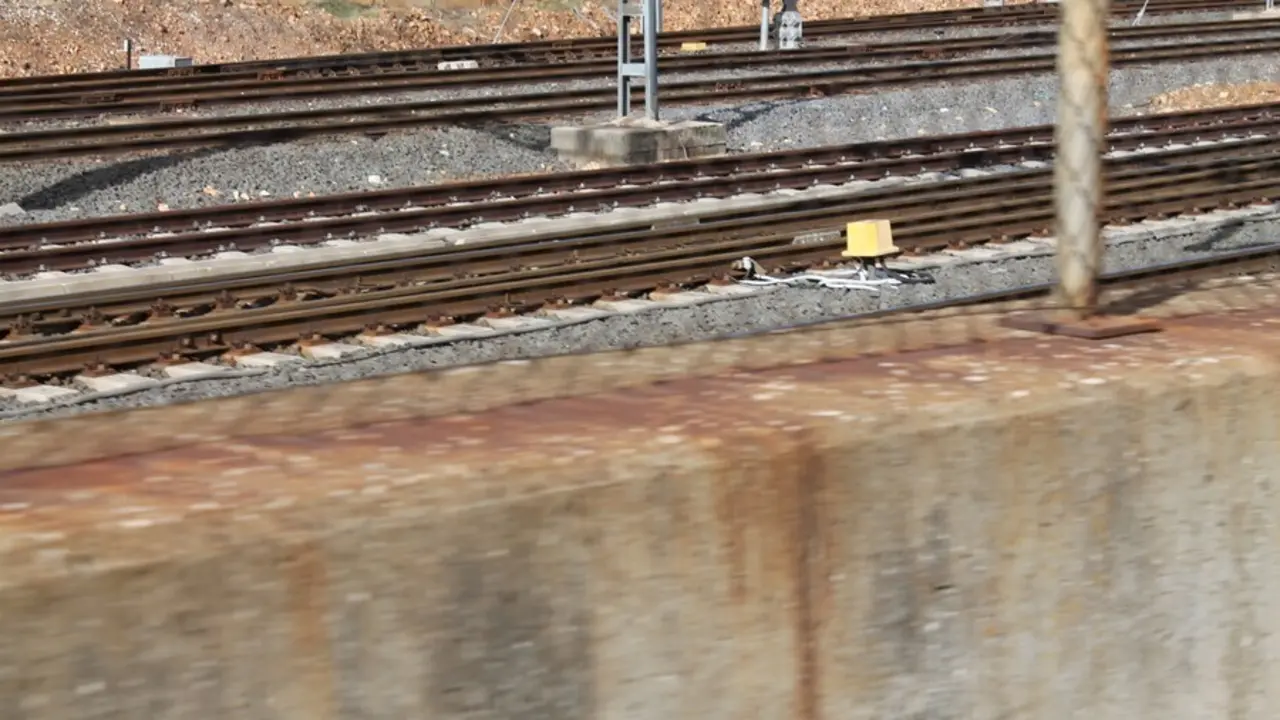 Archivo - V&Iacute;A DEL TREN, AVE