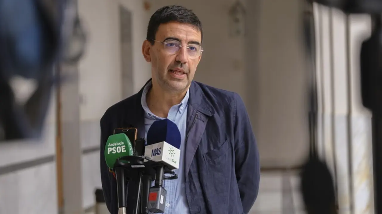 Archivo - PSOE-A pide a Moreno que aclare la "decisi&oacute;n pol&iacute;tica de frenar el despliegue de la UME" en el incendio de M&aacute;laga