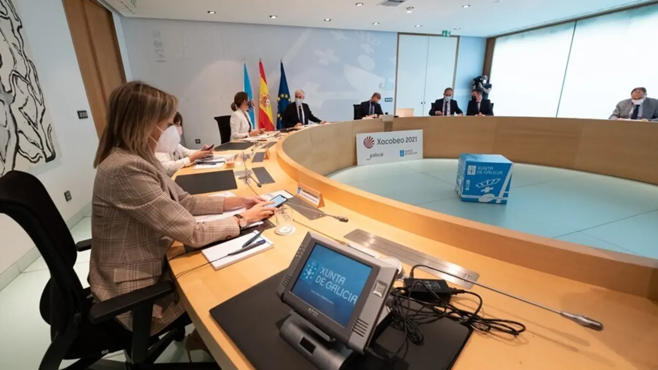 El titular del Gobierno gallego, Alberto N&uacute;&ntilde;ez Feij&oacute;o, preside a reuni&oacute;n del Consello da Xunta. Edificio Administrativo de San Caetano, Santiago de Compostela