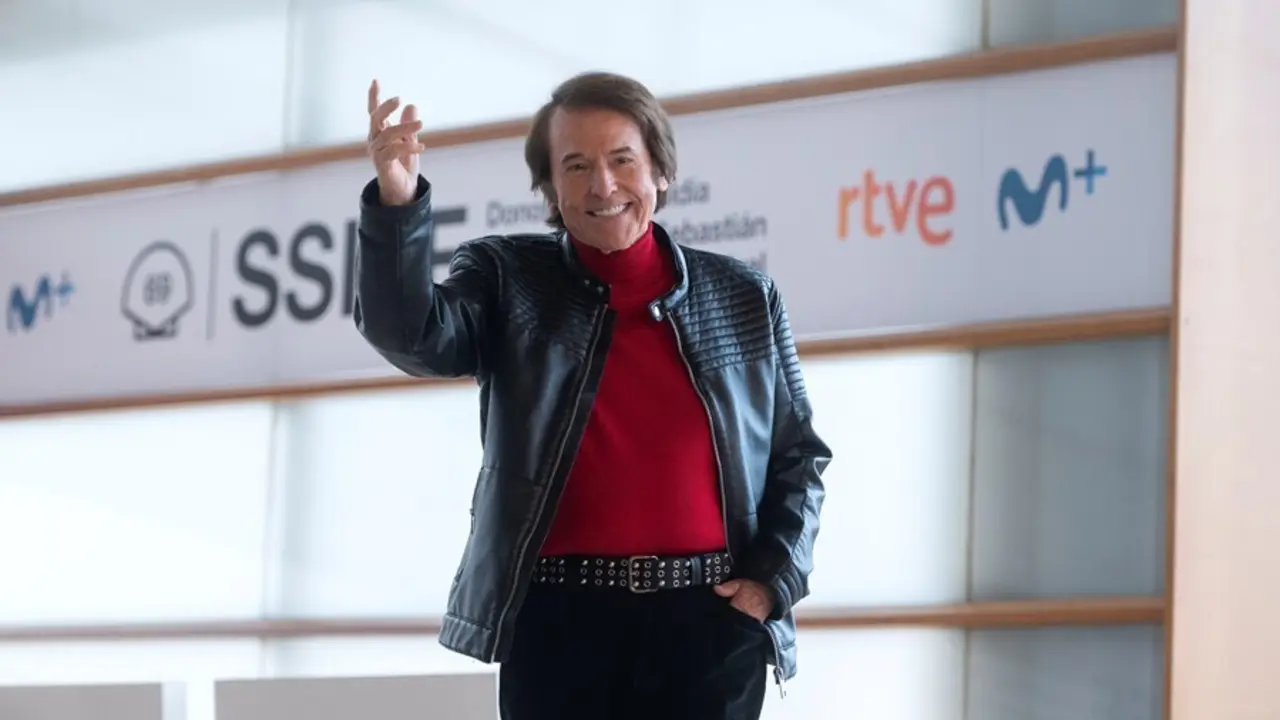 El cantante Raphael, en la presentaci&oacute;n de la serie documental 'Raphaelismo'.