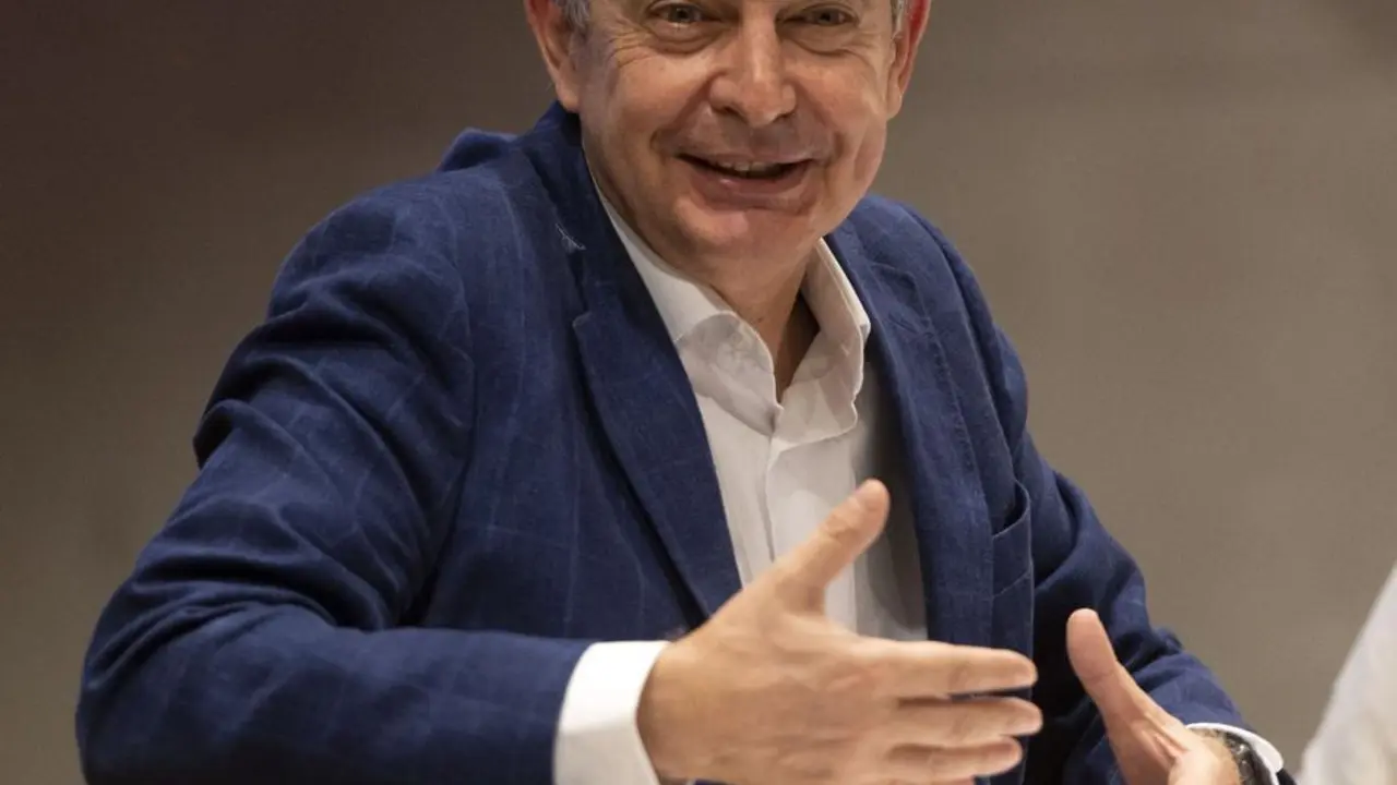 El expresidente del Gobierno Jos&eacute; Luis Rodr&iacute;guez Zapatero, durante la celebraci&oacute;n del 40 Aniversario de la constituci&oacute;n de Izquierda Socialista del PSOE, en la sede de UGT, a 12 de septiembre de 2021, en Madrid (Espa&ntilde;a)