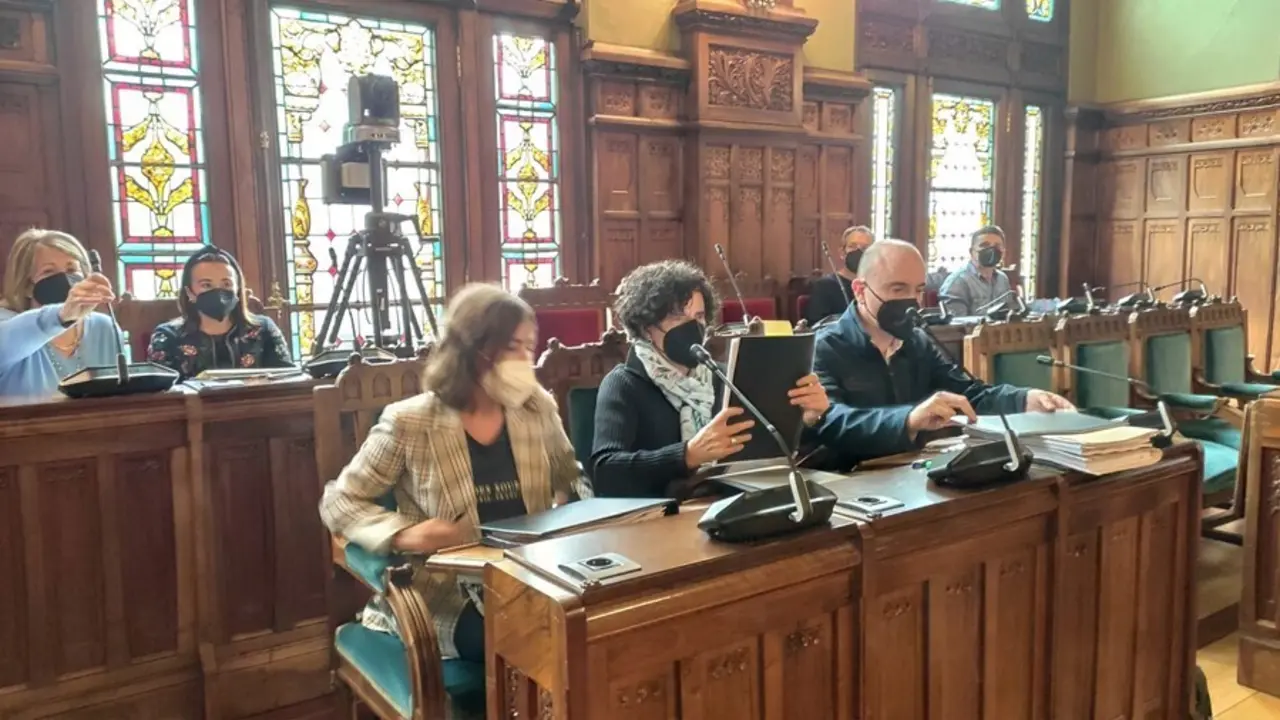 Berta Pi&ntilde;&aacute;n, en el centro