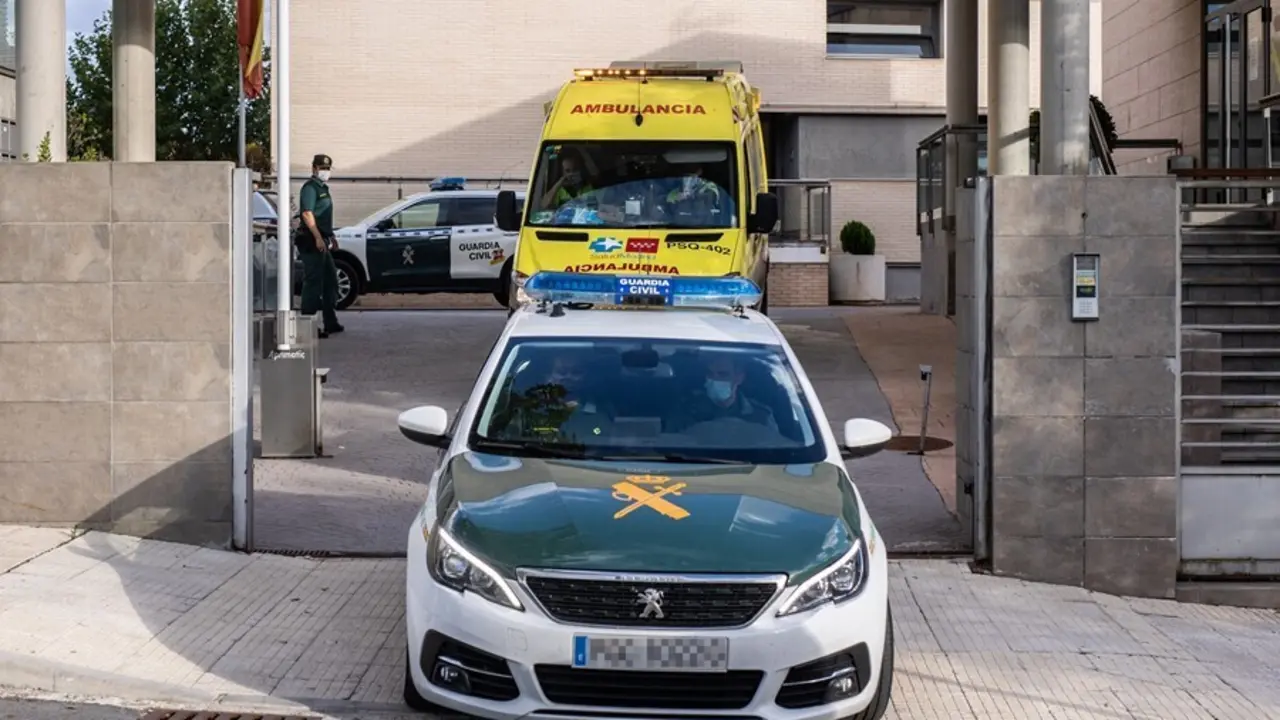 Noelia de Mingo sale en ambulancia del cuartel de la Guardia Civil de San Agust&iacute;n de Guadalix donde la han trasladado detenida tras atacar a dos personas en el Molar, a 20 de septiembre de 2021, en San Agust&iacute;n de Guadalix, Madrid, (Espa&ntilde;a). 