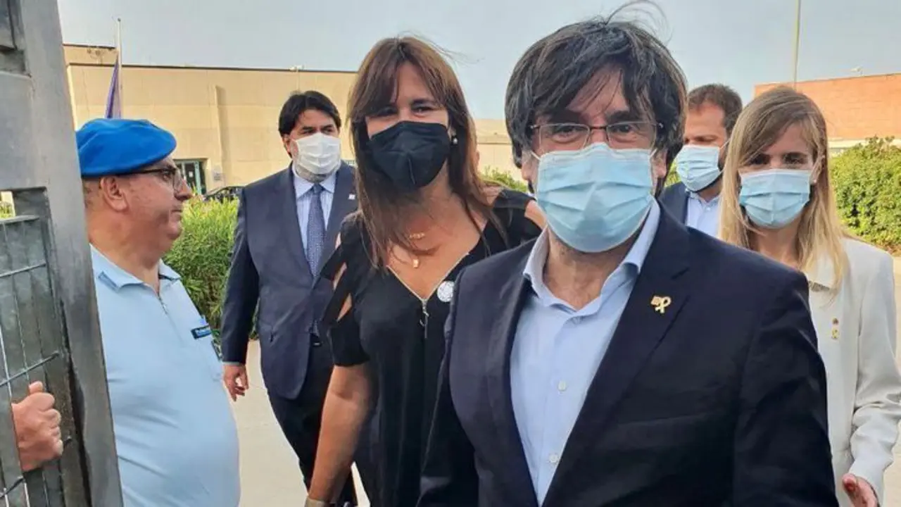 Carles Puigdemont, a su salida de la c&aacute;rcel. EUROPA PRESS