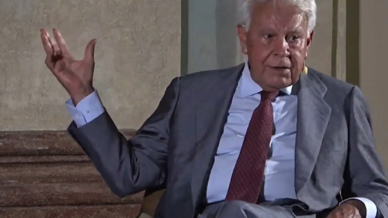 Felipe Gonz&aacute;lez, durante su intervenci&oacute;n en C&aacute;diz en el ciclo 'Reencuentros' de la Fundaci&oacute;n Cajasol.