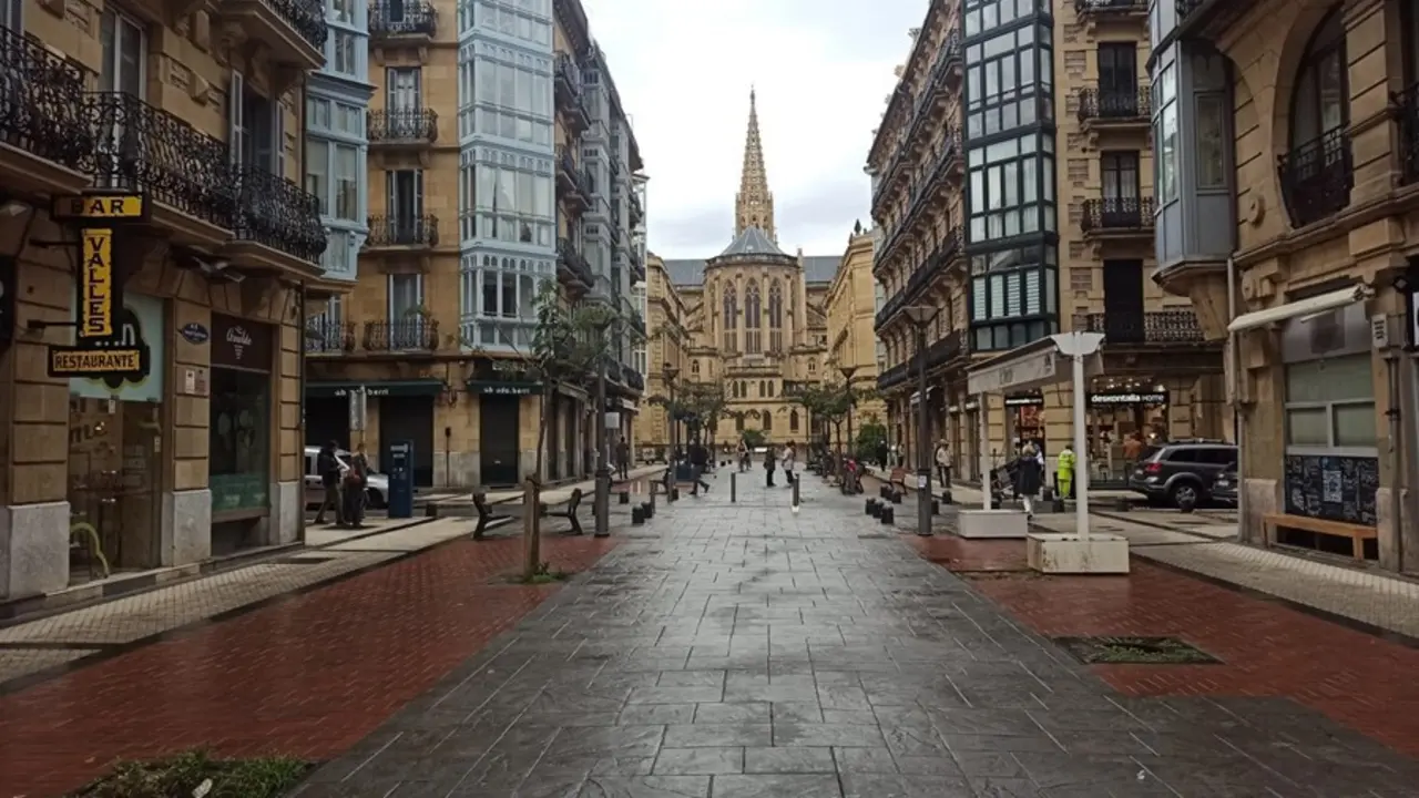 Archivo - Calle Reyes Cat&oacute;licos de San Sebasti&aacute;n
