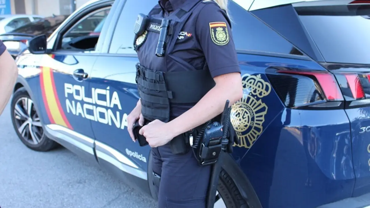 Agente de Polic&iacute;a Nacional