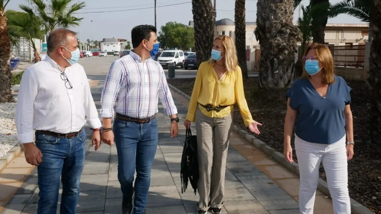 La vicesecretaria nacional de Organizaci&oacute;n del PP, Ana Beltr&aacute;n, con alcaldes, portavoces y concejales del PP de los municipios ribere&ntilde;os del Mar Menor