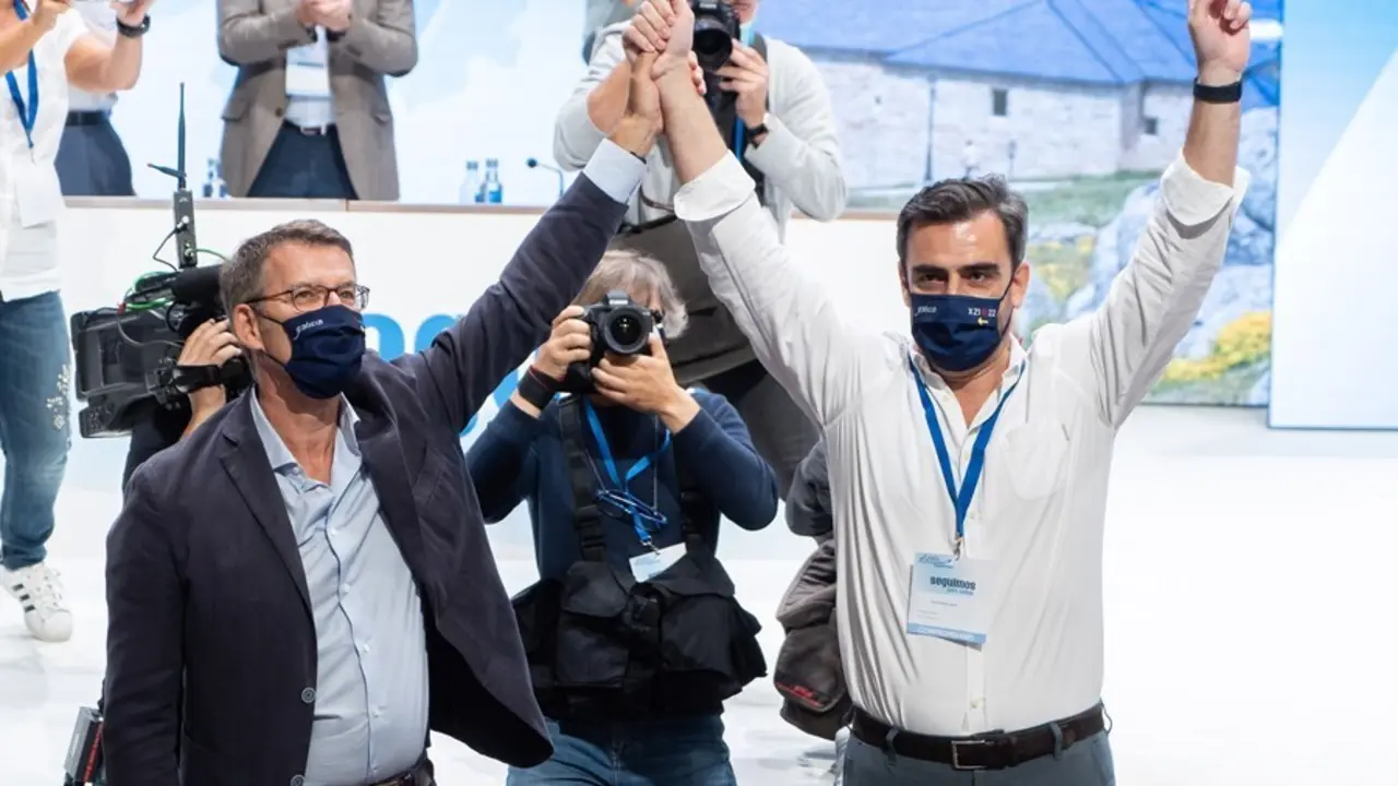 El titular de la Xunta, Alberto N&uacute;&ntilde;ez Feij&oacute;o, y el nuevo presidente de los populares coru&ntilde;eses, Diego Calvo