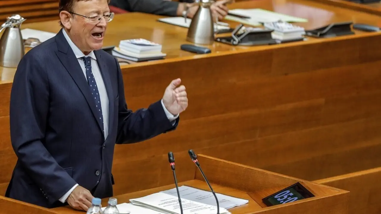 Archivo - El presidente de la Generalitat valenciana, Ximo Puig, durante su intervenci&oacute;n en Les Corts valencianes en el debate sobre el estado de la comunidad, en Valencia, Comunidad Valenciana (Espa&ntilde;a), a 21 de septiembre de 2020