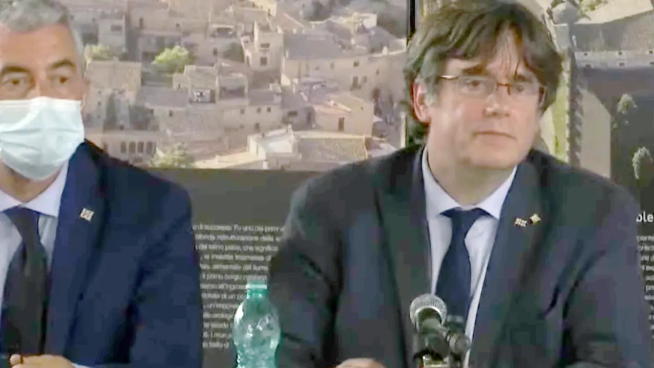 Puigdemont durante su comparecencia ante los medios.