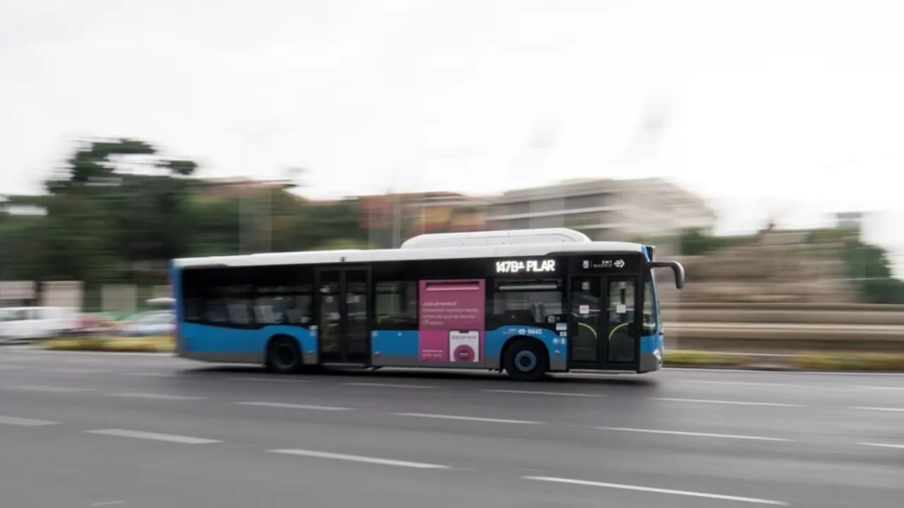 Un autob&uacute;s de la Empresa Municipal de Transportes (EMT).