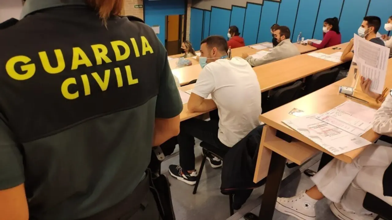 Un total de 1.200 personas opositan en Calatayud a una de las 2.091 plazas ofertadas para ser guardia civil.