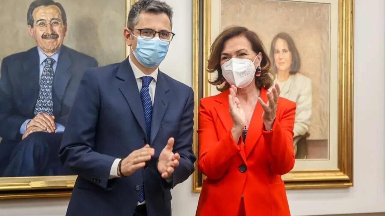 Archivo - F&eacute;lix Bola&ntilde;os y Carmen Calvo, en el relevo ministerial 