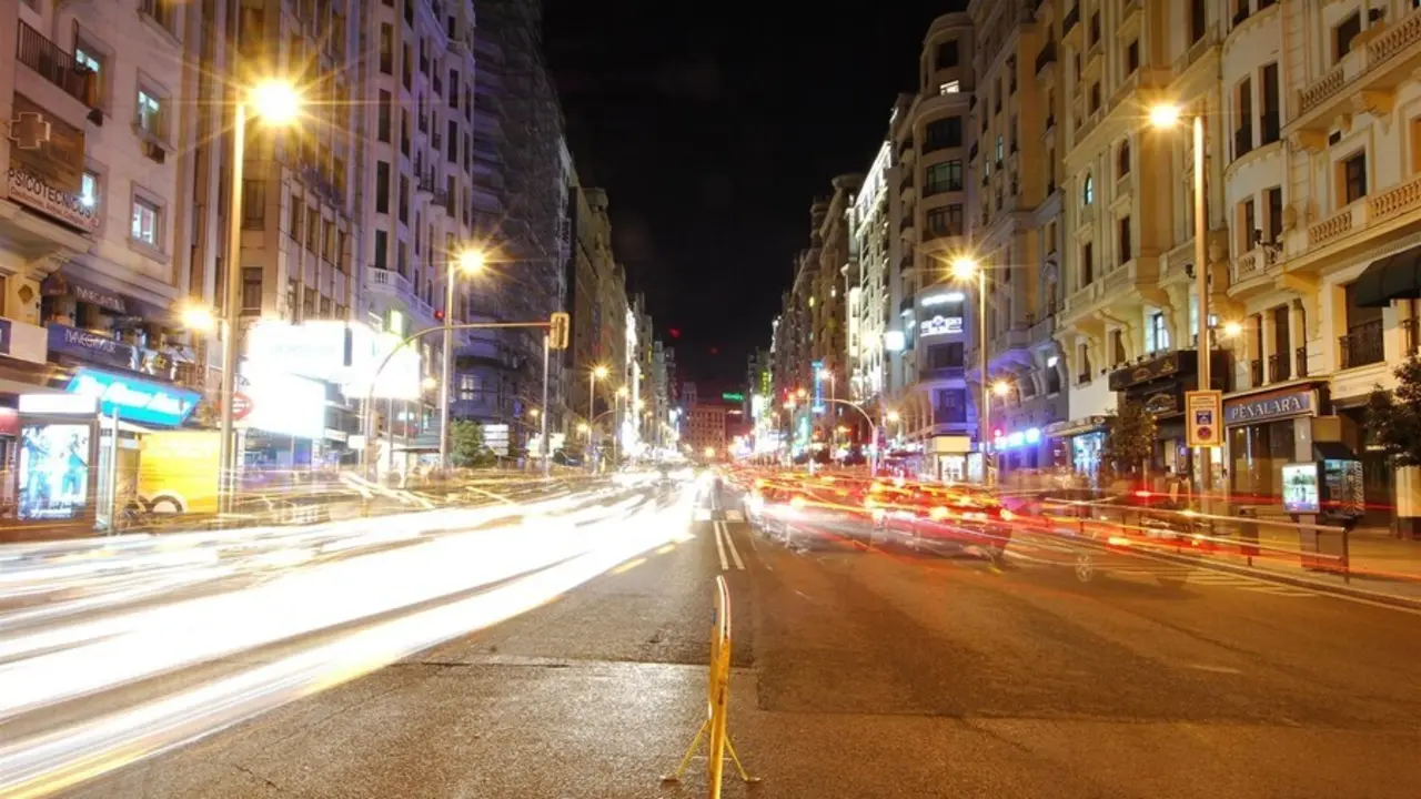 Archivo - Madrid. Nocturna. Gran V&iacute;a. 