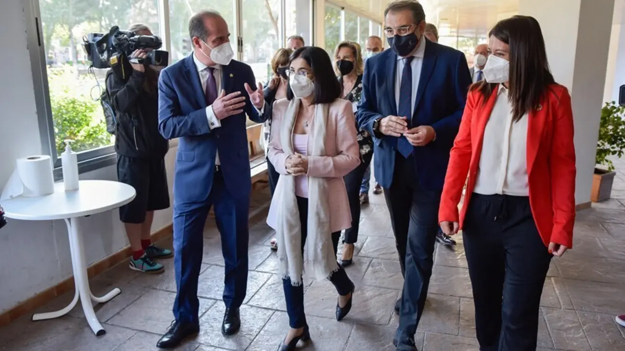 La ministra de Sanidad, Carolina Darias, en su visita a Guadalajara