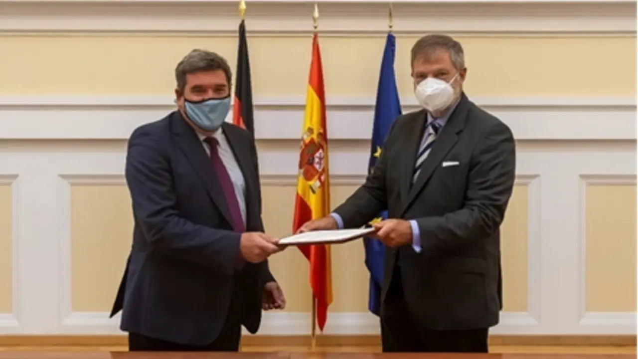 El ministro de Inclusi&oacute;n, Seguridad Social y Migraciones, Jos&eacute; Luis Escriv&aacute; y el ministro de Trabajo y Asuntos Sociales de Alemania, Hubertus Heil