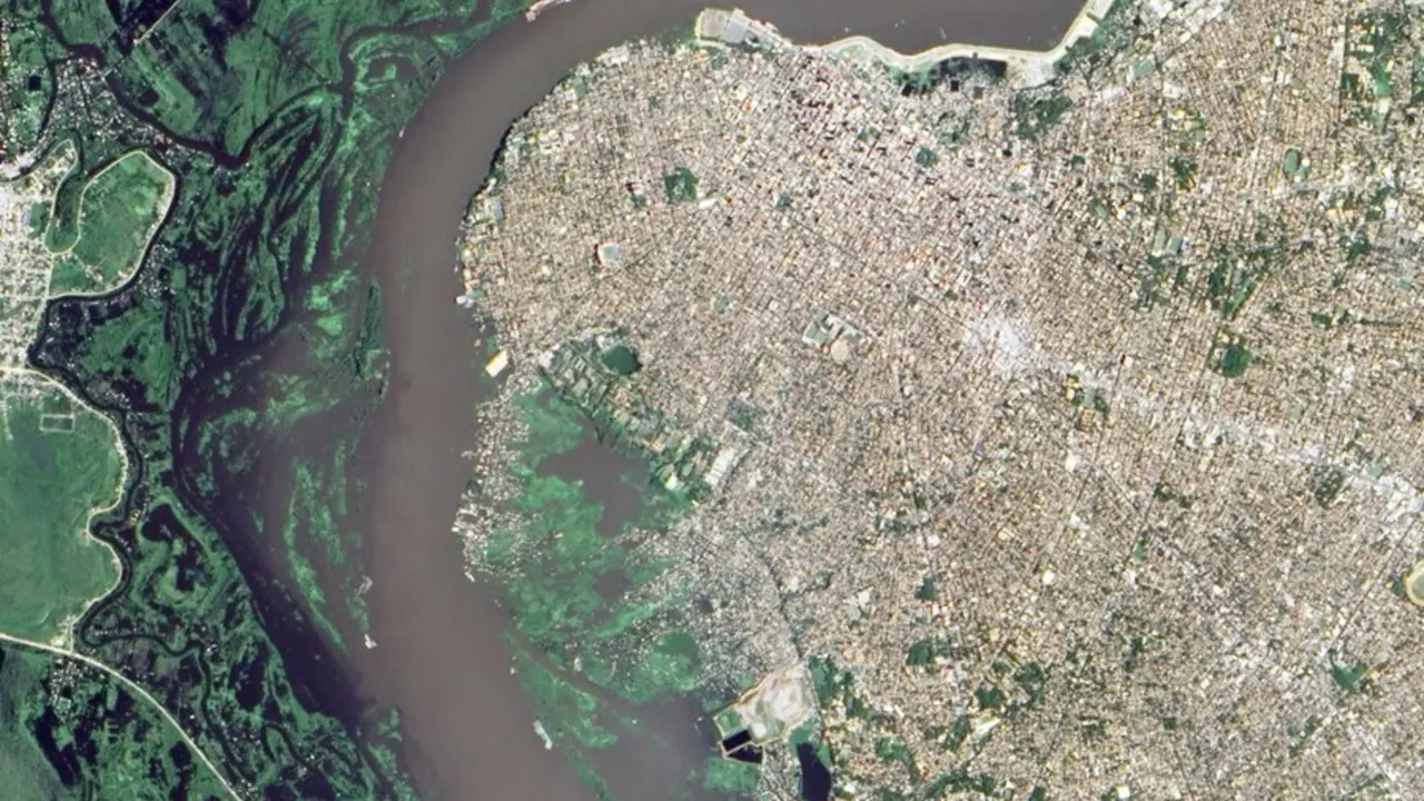Inundaci&oacute;n en la capital de Paraguay, Asunci&oacute;n, por el rio Paraguay